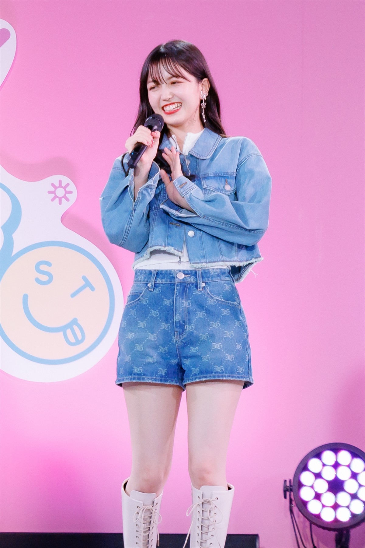 乃木坂46・久保史緒里＆日向坂46・小坂菜緒がランウェイに登場「最高の夏の思い出を作りたい」