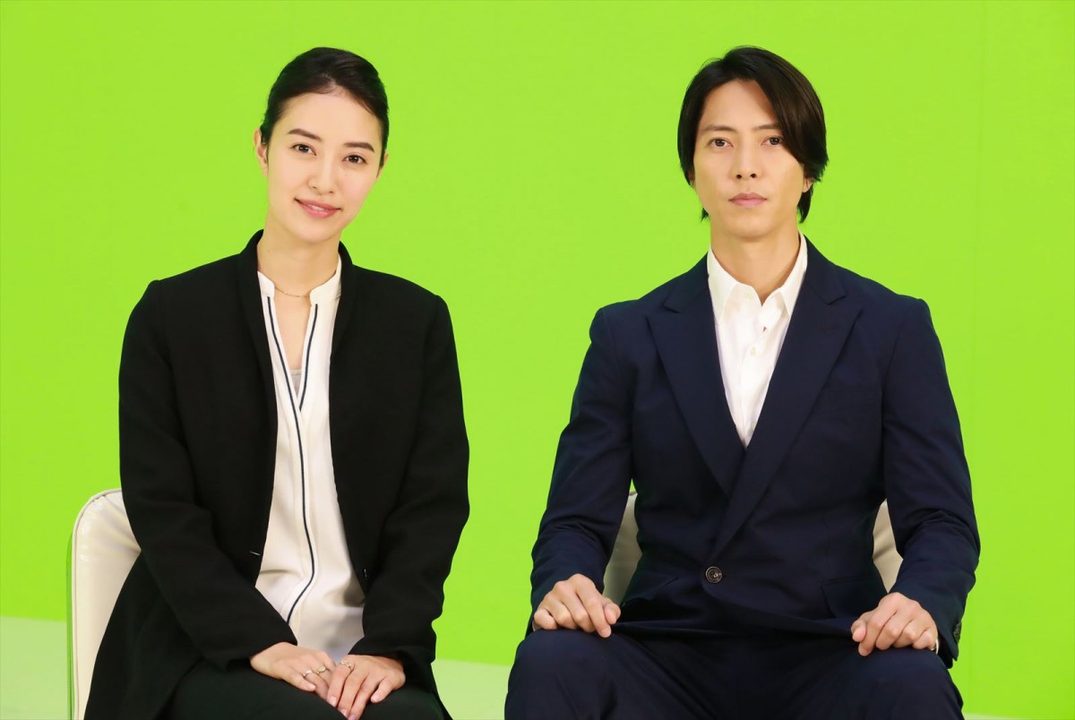 Huluオリジナル『神の雫/Drops of God』に出演する(左から)岡本あずさ、山下智久
