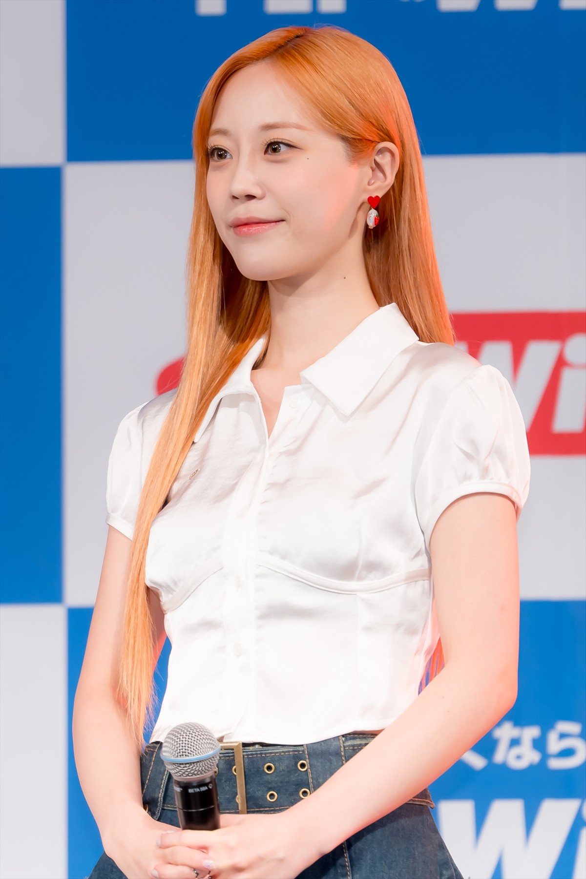 KARA、12年ぶりにリメイクされた「GO GO サマー！」のダンス生披露　ミニスカートで登場