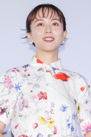 比嘉愛未、映画『親のお金は誰のもの　法定相続人』完成披露上映会に登場