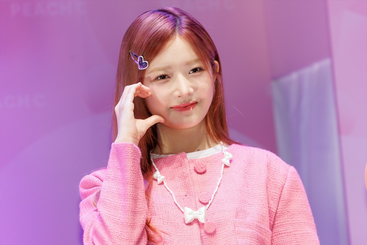 IVE・REI、“桃コーデ”でイベント登壇　3ヵ月ぶりの来日に「すごくうれしい気持ち」