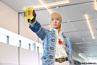 『仮面ライダーガッチャード VS 仮面ライダーレジェンド』より鳳桜・カグヤ・クォーツ（永田聖一朗）