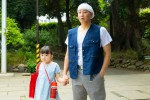 ドラマ『ゆりあ先生の赤い糸』よりヒロイン・ゆりあの父を演じるチョコレートプラネットの長田庄平