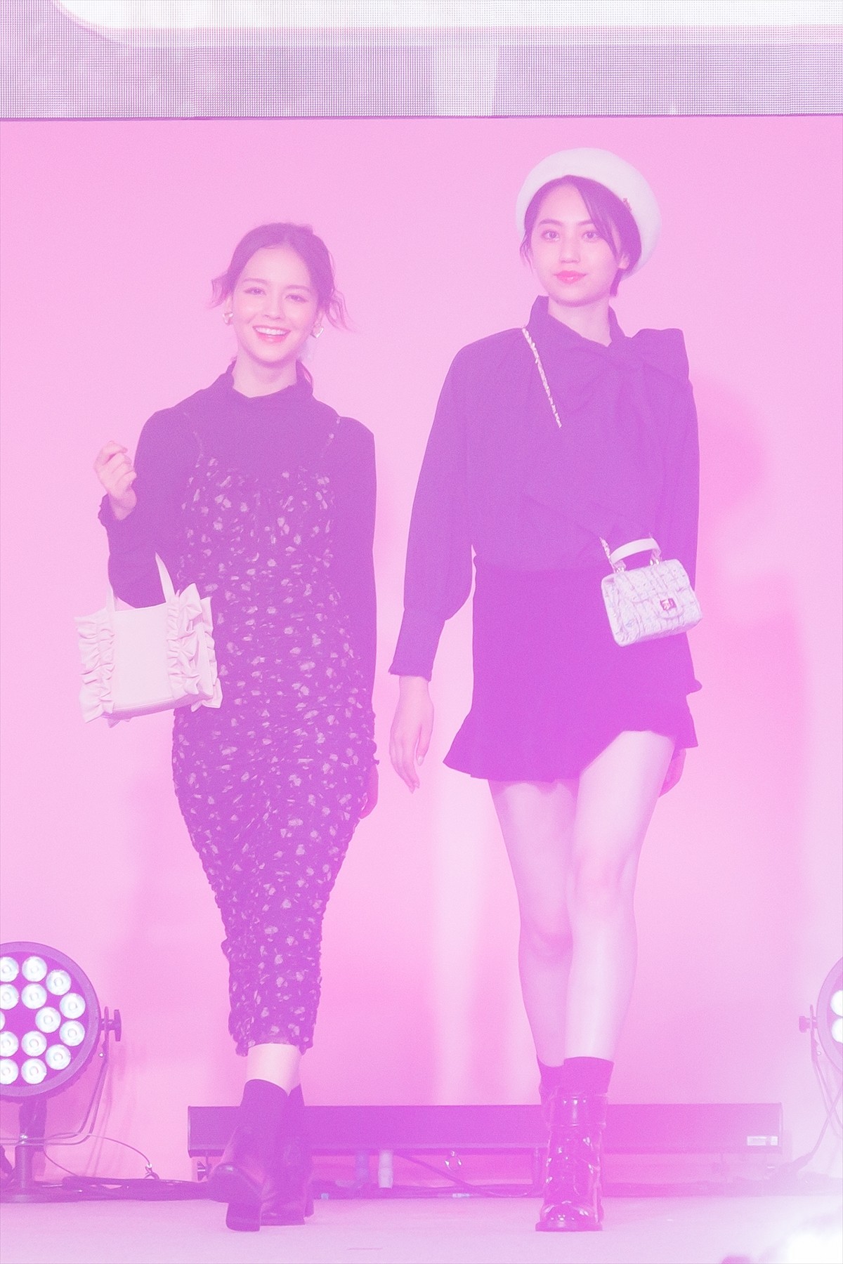 乃木坂46・久保史緒里＆日向坂46・小坂菜緒がランウェイに登場「最高の夏の思い出を作りたい」