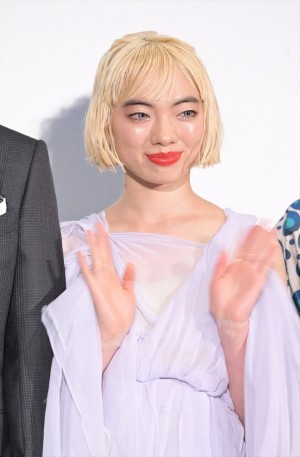 アオイヤマダ、映画『唄う六人の女』完成披露上映会 舞台挨拶に登場