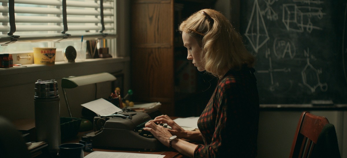 ブリー・ラーソン主演『レッスン in ケミストリー』配信開始　科学者を目指す女性を描いたApple TV＋新作ドラマ