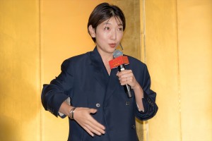 安藤サクラ、映画『ゆとりですがなにか インターナショナル』初日舞台挨拶に登場