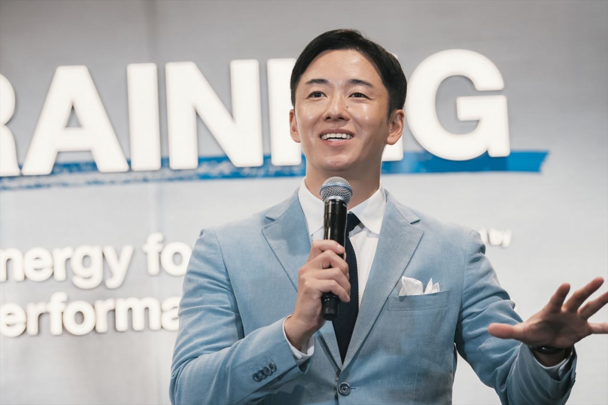 ラーズ・ヌートバー選手「今年は山あり谷あり」　斎藤佑樹さんとの再会し笑顔！