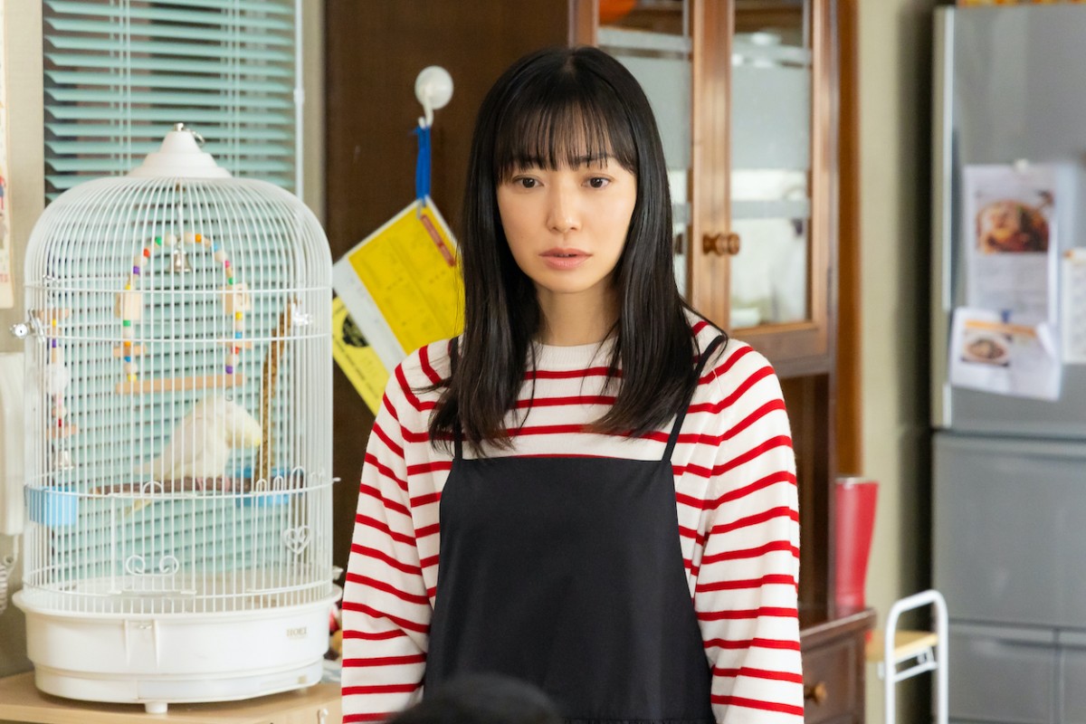『ゆりあ先生の赤い糸』“みちる”松岡茉優、ハグ要求からの驚きの行動にネット騒然「カオスな展開…」