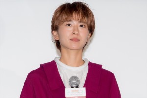 黒島結菜、『劇場版 シルバニアファミリー フレアからのおくりもの』完成披露舞台挨拶に登場