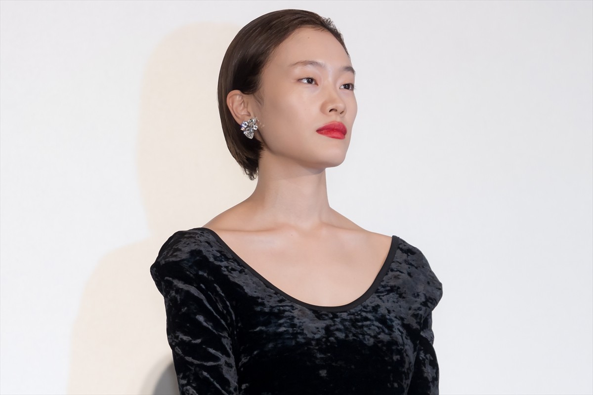 深川麻衣、アイドルから女優へキャリアチェンジ時の葛藤を明かす「すごく恥ずかしくて」