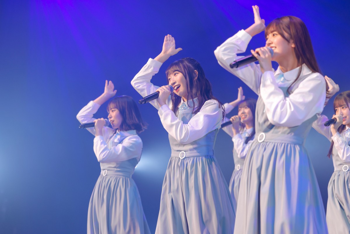 坂道グループ「新参者」　日向坂46四期生公演のライブ写真が到着