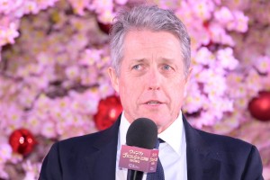 映画『ウォンカとチョコレート工場のはじまり』チョコレート・カーペット・イベントに登壇したヒュー・グラント