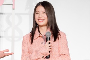 出口夏希、映画『あの花が咲く丘で、君とまた出会えたら。』完成披露試写会に登場