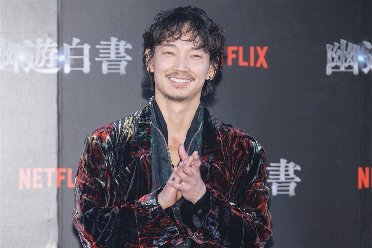 本郷奏多、『幽☆遊☆白書』飛影の技で右腕使えず「左手でご飯を食べるのが上手になりました」