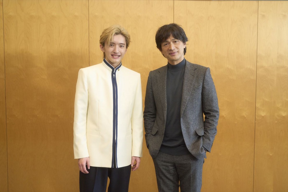ドラマ『マルス‐ゼロの革命‐』より(左から)なにわ男子・道枝駿佑、江口洋介