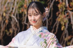 井本彩花、「オスカープロモーション 2024年新春 晴れ着撮影会」に登場