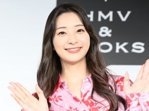 6月に手話パフォーマ―ユニット「HANDSIGN」TATSUと結婚を発表した足立梨花
