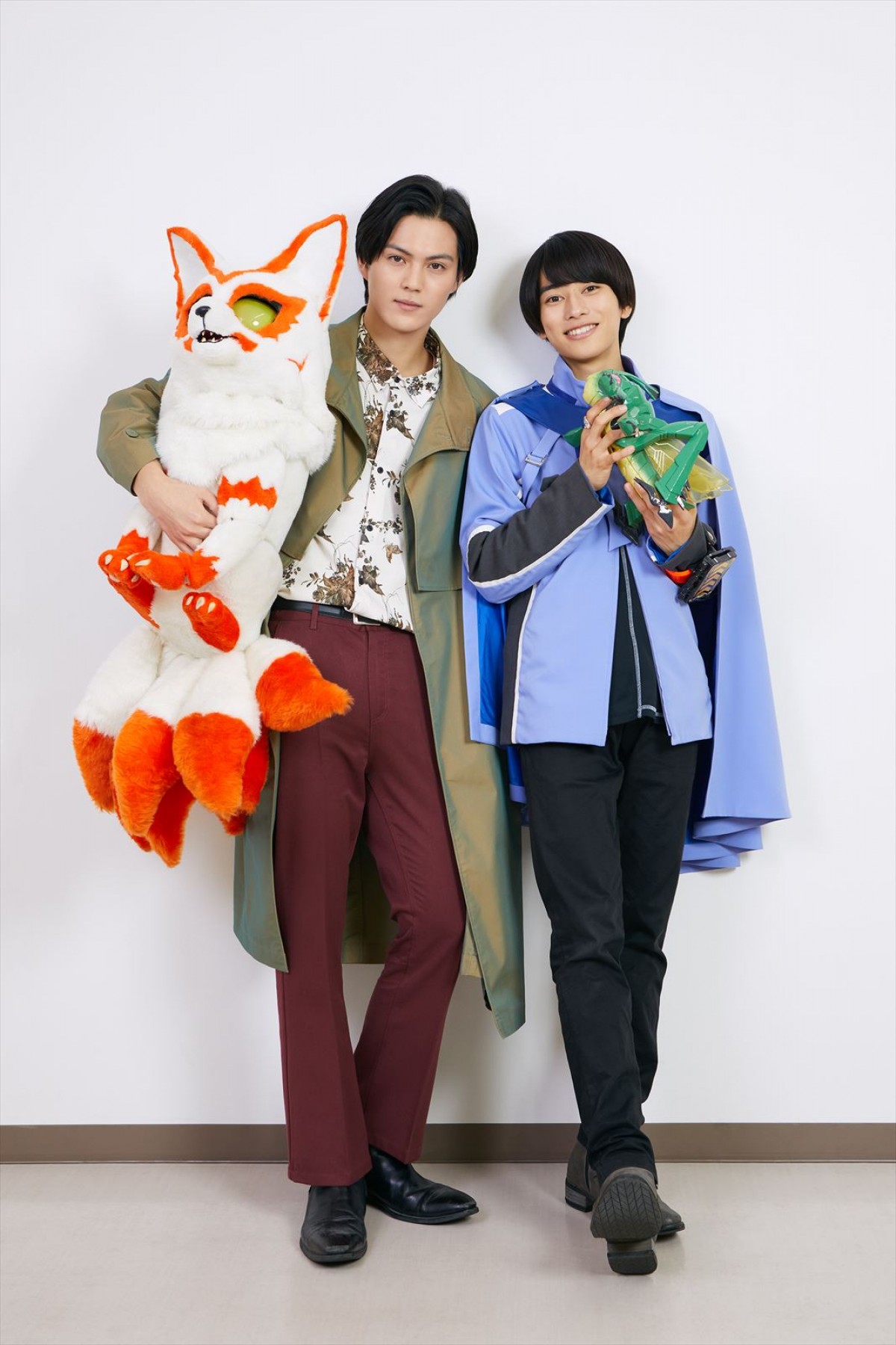 “ガッチャード”本島純政＆“ギーツ”簡秀吉、課題への向き合い方は一緒！　新世代「仮面ライダー」俳優の意外な共通点とは？
