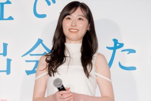 福原遥、映画『あの花が咲く丘で、君とまた出会えたら。』初日舞台挨拶に登場