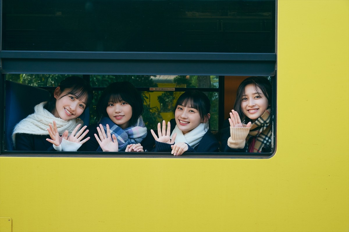 乃木坂46・5期生、初の写真集発売決定　初めての修学旅⾏で⾒せるワチャワチャ感×イチャイチャ感がたまらない！