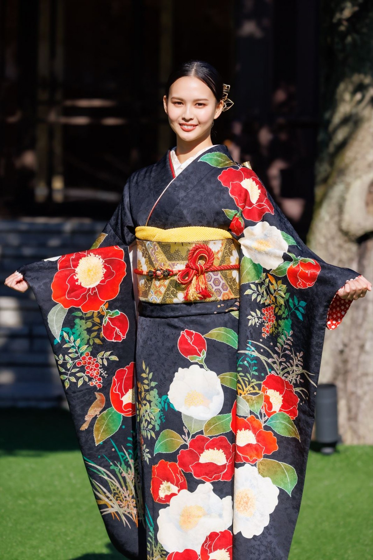 河野景子の次女・白河れい、芸能界デビュー　目標は「海外で活躍できる女優」