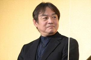 本木克英監督、映画『シャイロックの子供たち』 完成披露舞台挨拶に登場