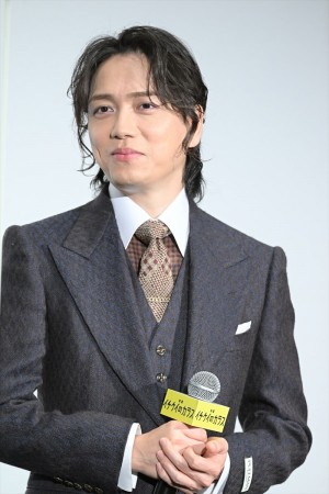 山崎育三郎、映画『イチケイのカラス』初日舞台挨拶に登場