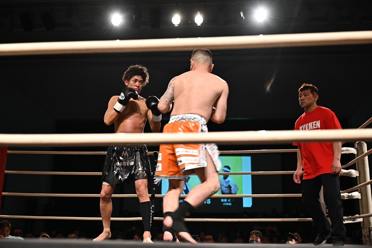 高岡蒼佑、格闘技デビュー2戦目も勝利　4度のダウンを奪い判定