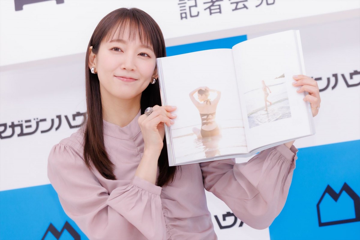 吉岡里帆、芸能生活10周年をファンに感謝「愛情のある言葉によって生かされていた」