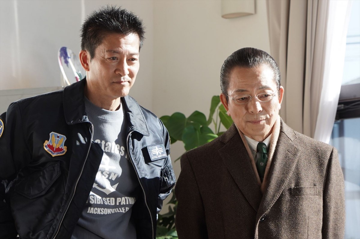 『相棒』薫、ヒロコママと再会！　有名記者の死から現代社会の闇が浮き彫りに