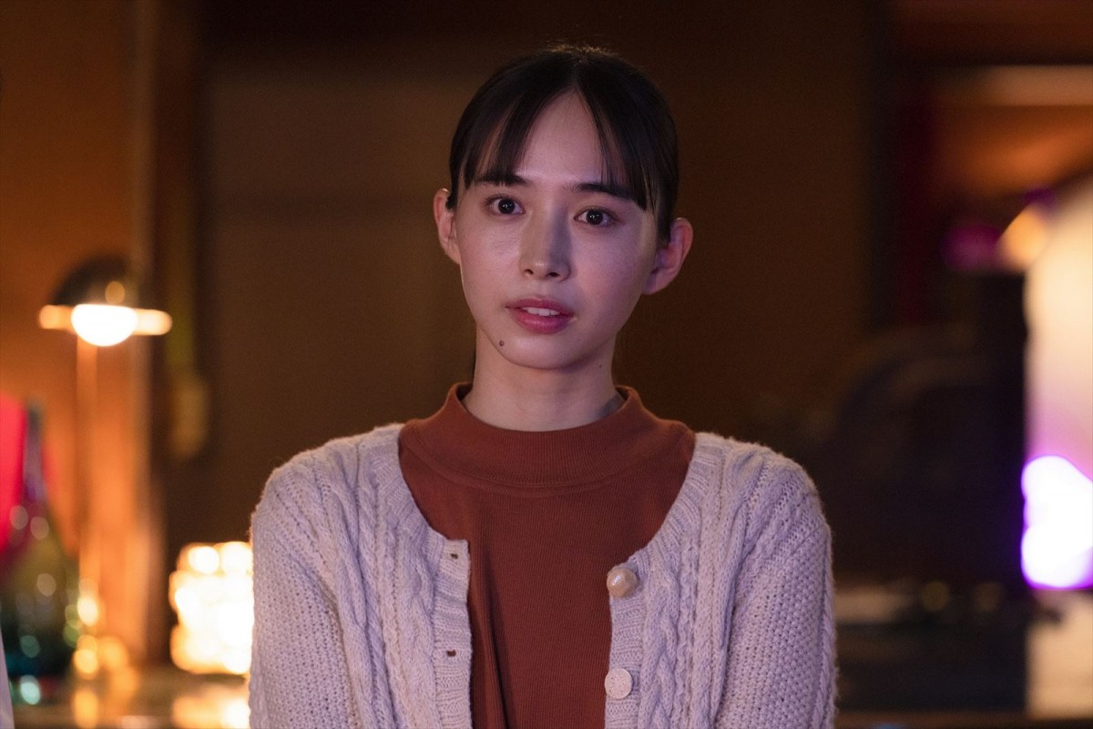井桁弘恵×武田真治が“地味な田舎女子”と“ドラァグクィーン”に　新ドラマ『自由な女神』、3月スタート