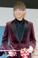 「第11回キャンピングカーアワード」授賞式に登壇した小山慶一郎