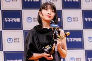岸井ゆきの、「2022年第96回キネマ旬報ベスト・テン」発表＆表彰式に登場