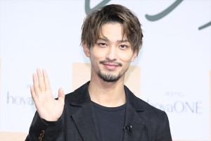 横浜流星、コンタクトのアイシティ「hoyaONE」新CM発表会に登場