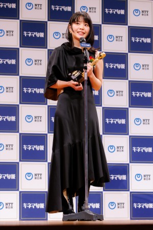 岸井ゆきの、「2022年第96回キネマ旬報ベスト・テン」発表＆表彰式に登場