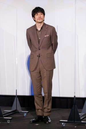 松山ケンイチ、映画『ロストケア』完成披露舞台挨拶に登場