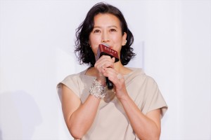 戸田菜穂、映画『ロストケア』完成披露舞台挨拶に登場