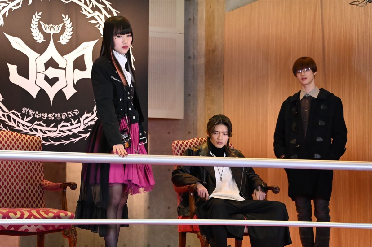 『仮面ライダーギーツ』29話「慟哭V:サプライズ!闘牛ゲーム」場面写真