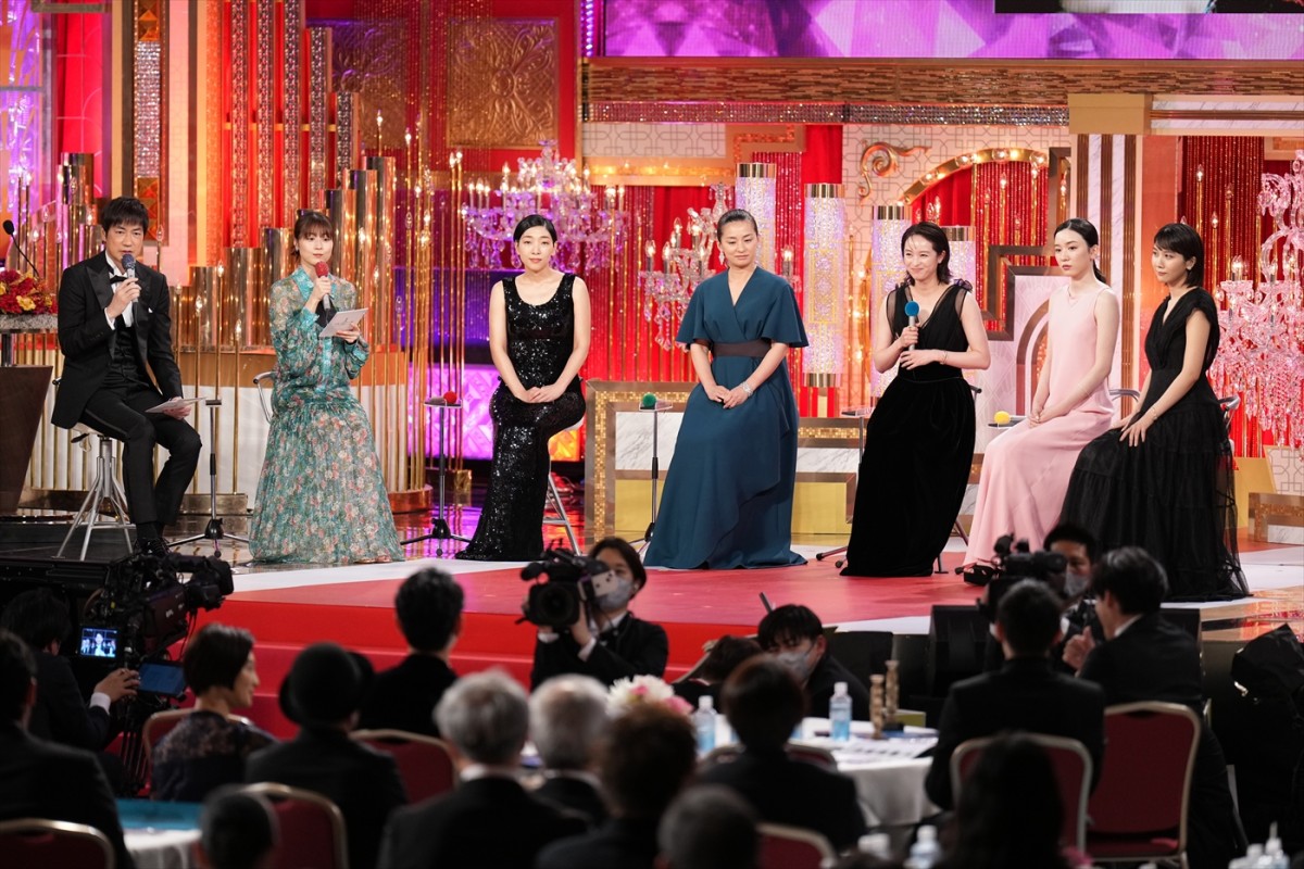 ＜第46回日本アカデミー賞＞安藤サクラ、最優秀助演女優賞受賞で涙！　子育てと撮影の両立に悩みつつ「大好きな現場にまた戻りたい」