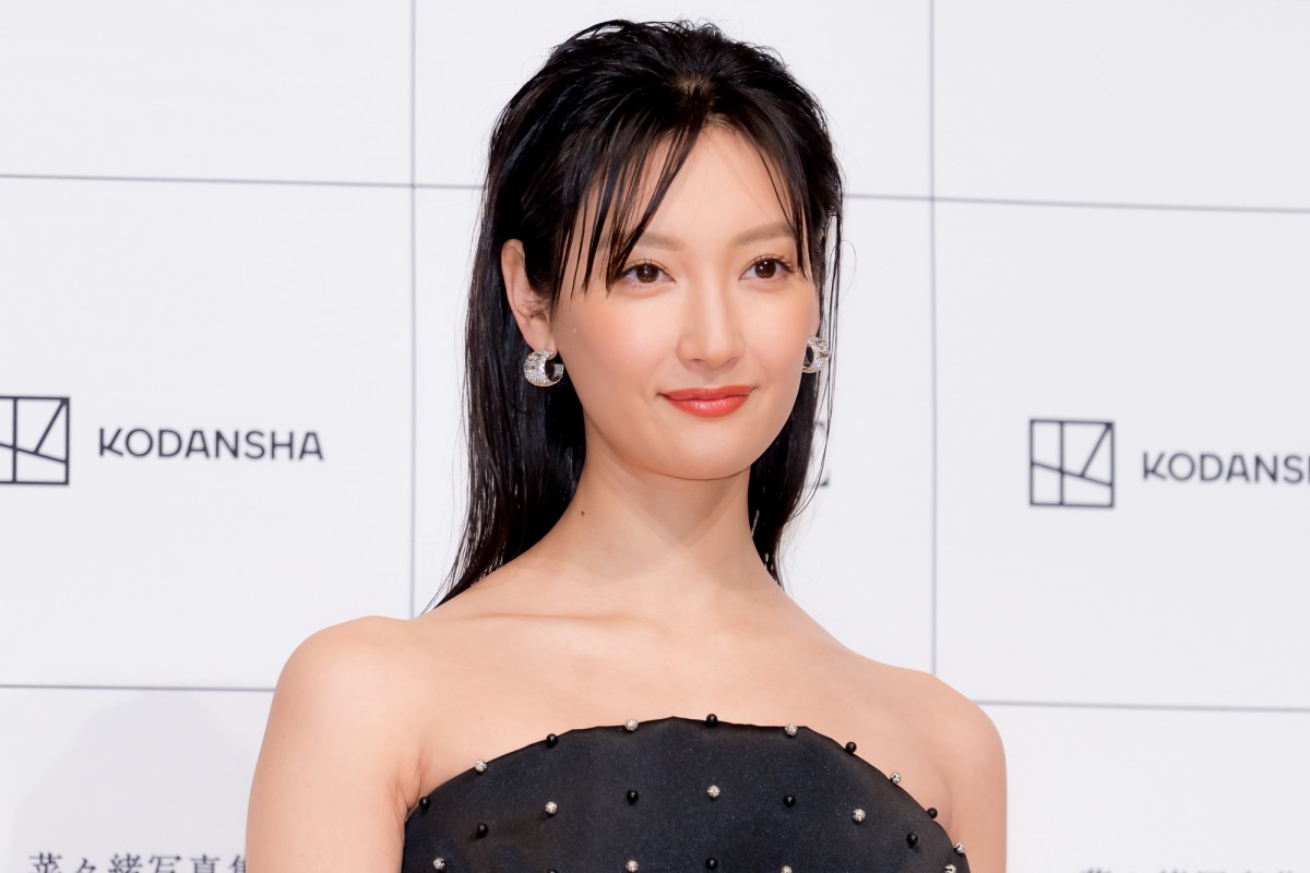 菜々緒、10年ぶりの写真集　「野性的な体」を目指して撮影臨む