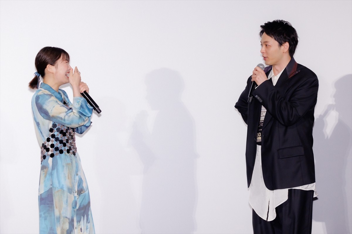 中村倫也、結婚後初の公の場　日村勇紀が共演者の反応明かす「一気にグループLINEが動いた」