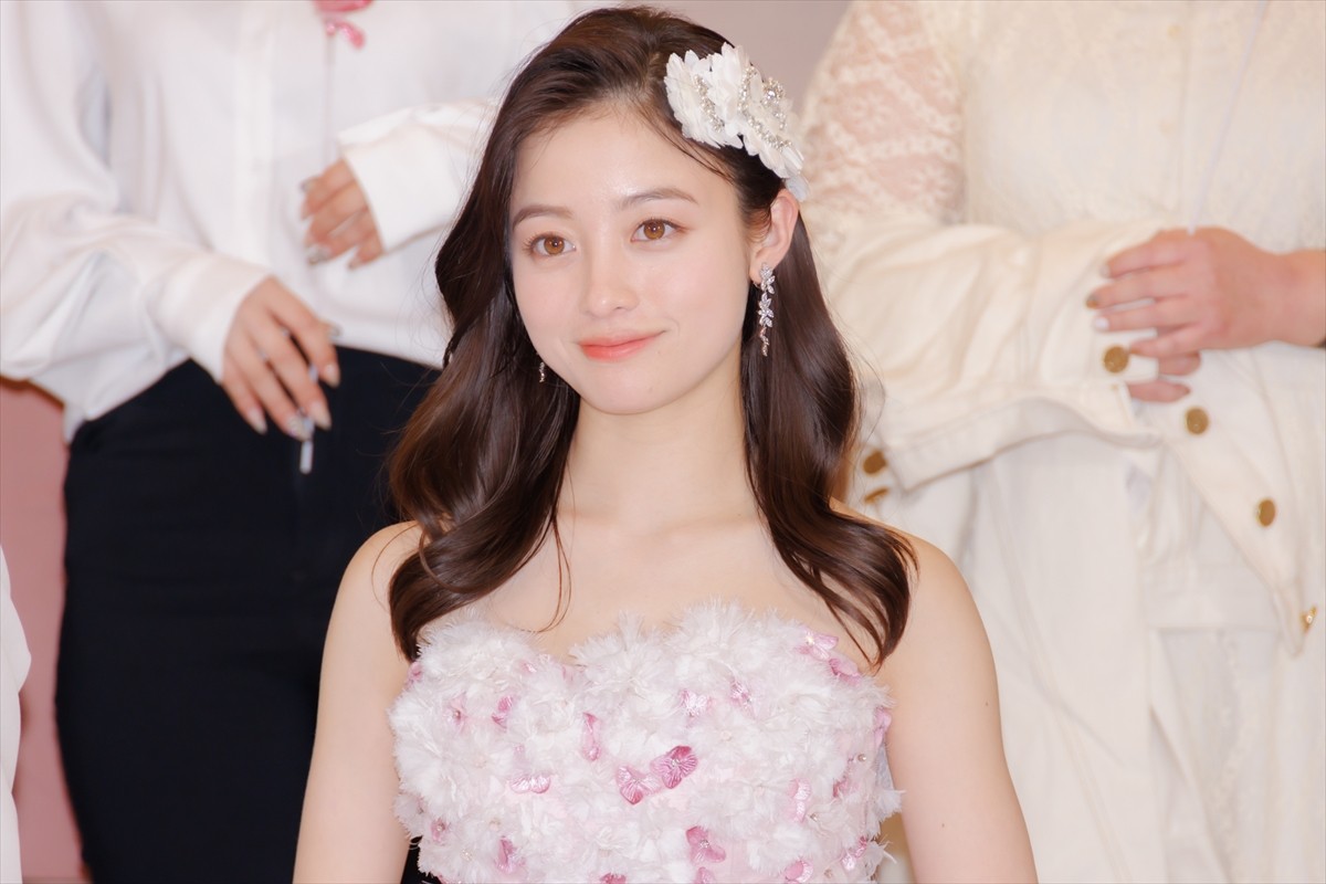 橋本環奈との“結婚会見”に山田涼介「恥ずかしさが一番ありました」