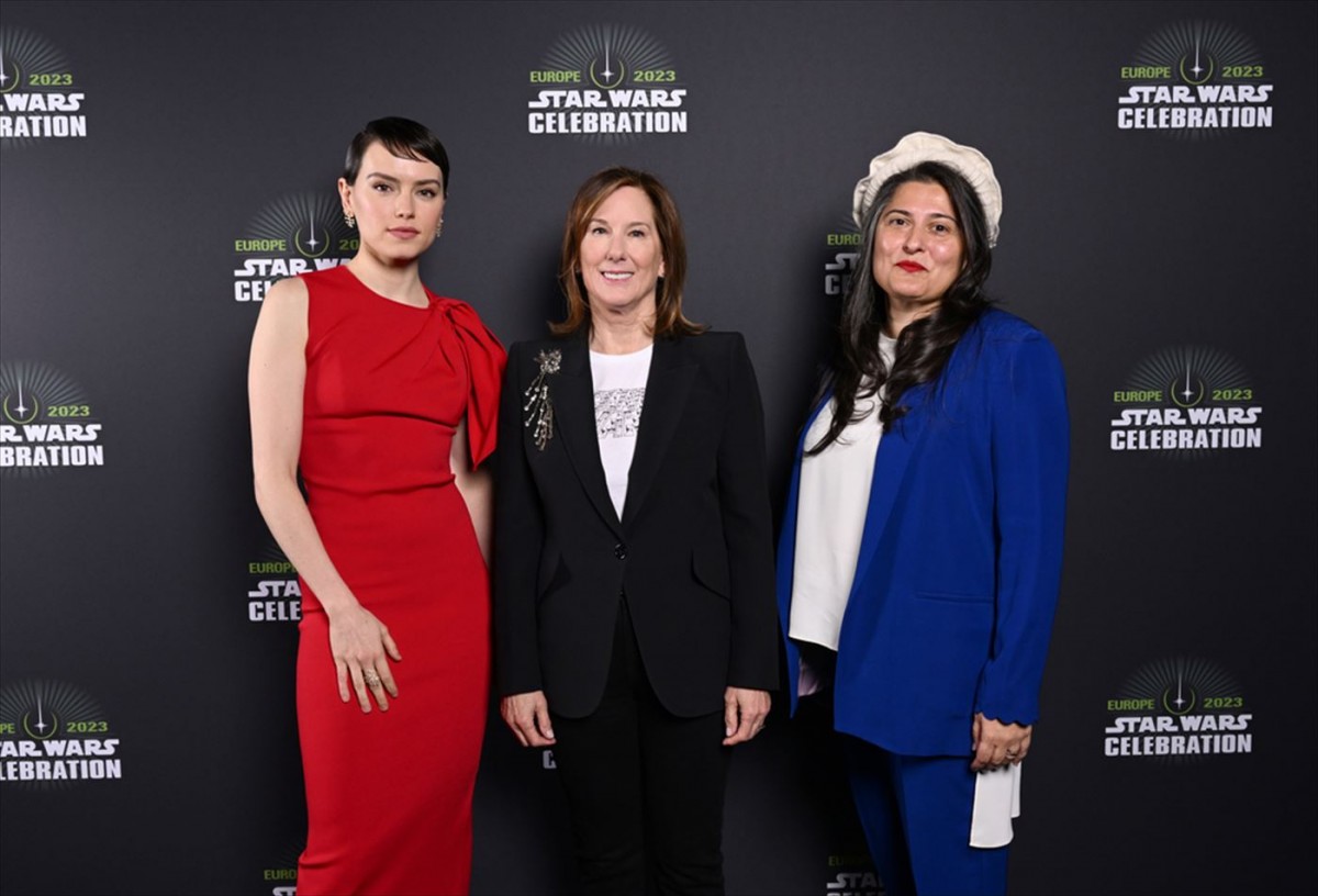 「スター・ウォーズ」新情報一挙発表　過去、現在、未来を描く、新作映画3本の製作決定　デイジー・リドリーらのコメント到着
