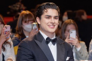 ディエゴ・ティノコ、『聖闘士星矢 The Beginning』ジャパンプレミアに登場