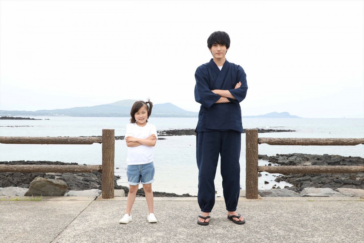 ドラマ『ばらかもん』のクランクインを迎えた(左から)宮崎莉里沙、杉野遥亮