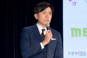 青木源太、『明日、私は誰かのカノジョ シーズン2』制作発表会見でMCを務める