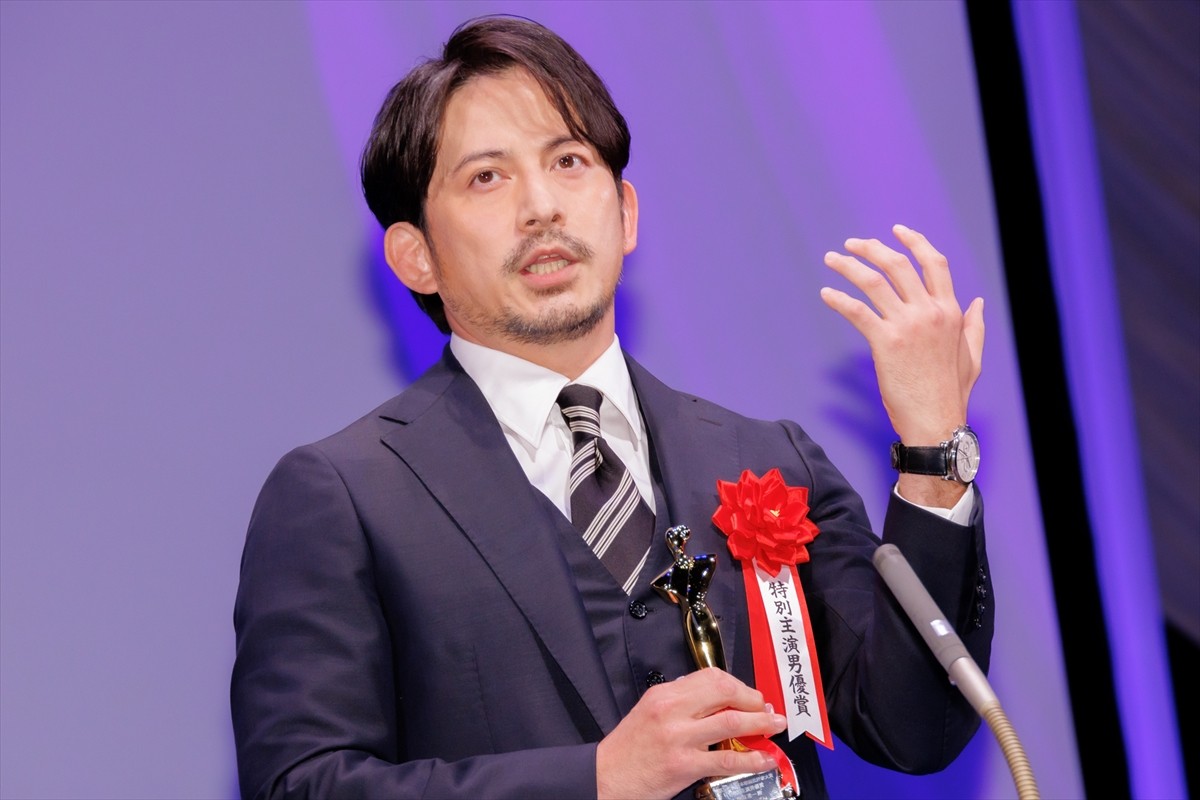 岡田准一、高倉健さんが中井貴一に渡した腕時計を継承　特別主演男優賞に「救われた思い」