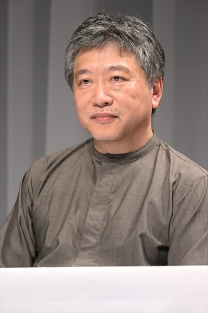 是枝裕和、映画『怪物』凱旋記者会見に登場