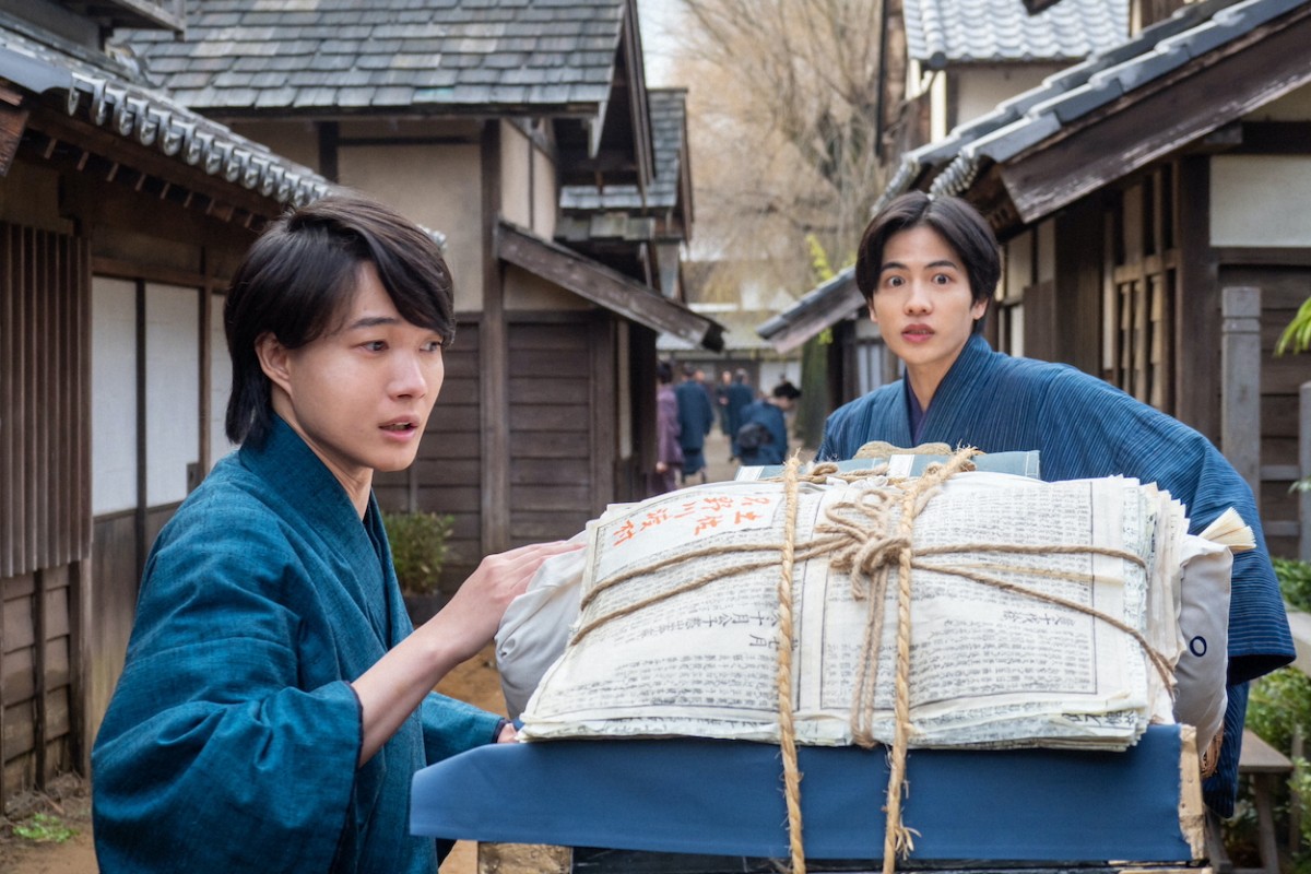 明日の『らんまん』“万太郎”神木隆之介＆“竹雄”志尊淳、標本の入ったトランクを盗まれてしまう